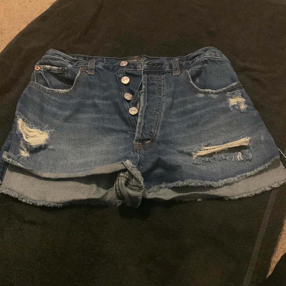 I don’t where these are from but they are cute jean shorts worn 1 time